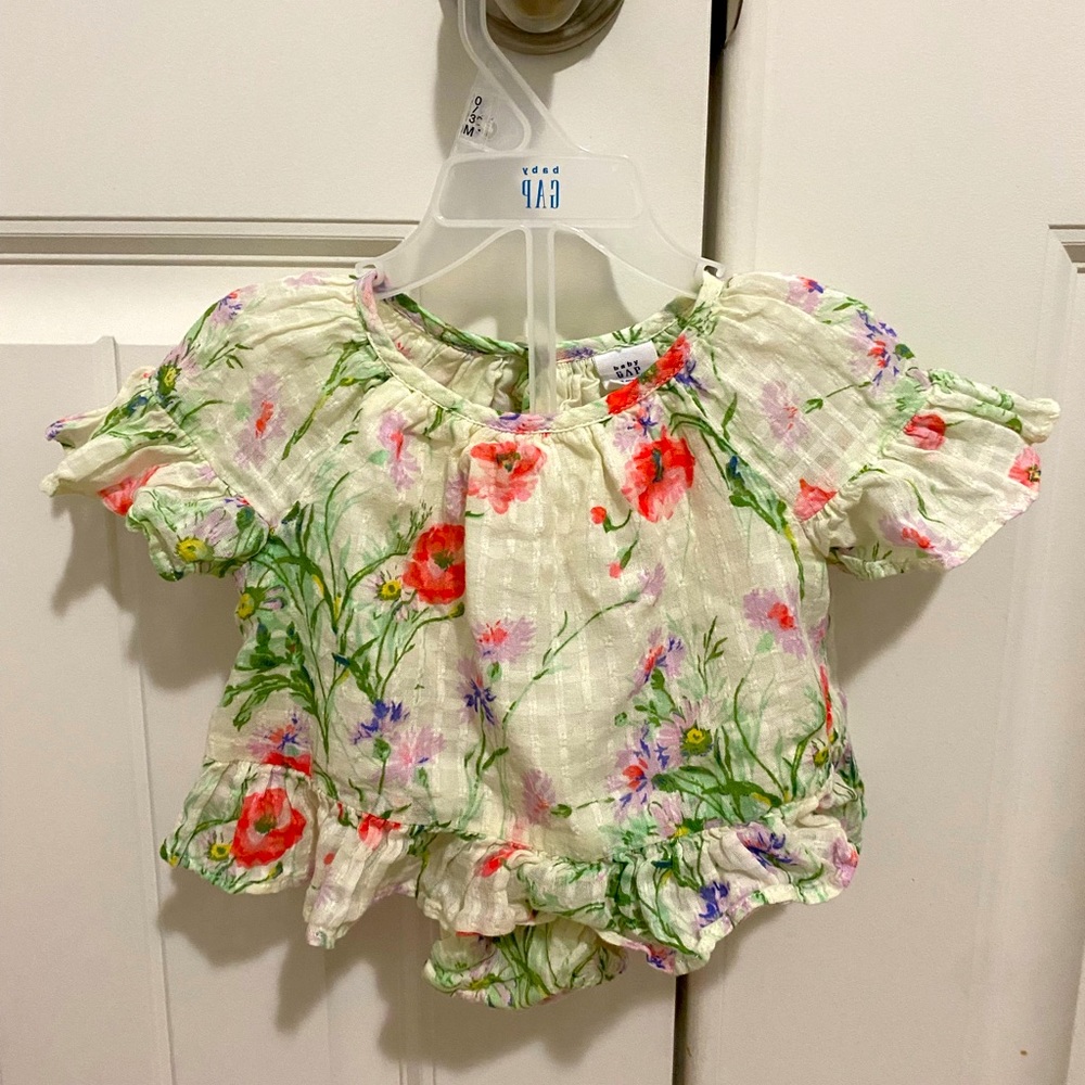 Floral baby GAP set with bow